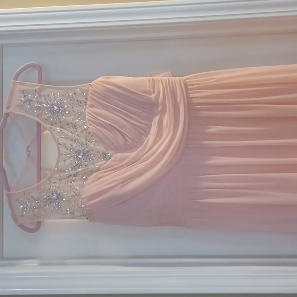 Dress - Picture 5 of 11